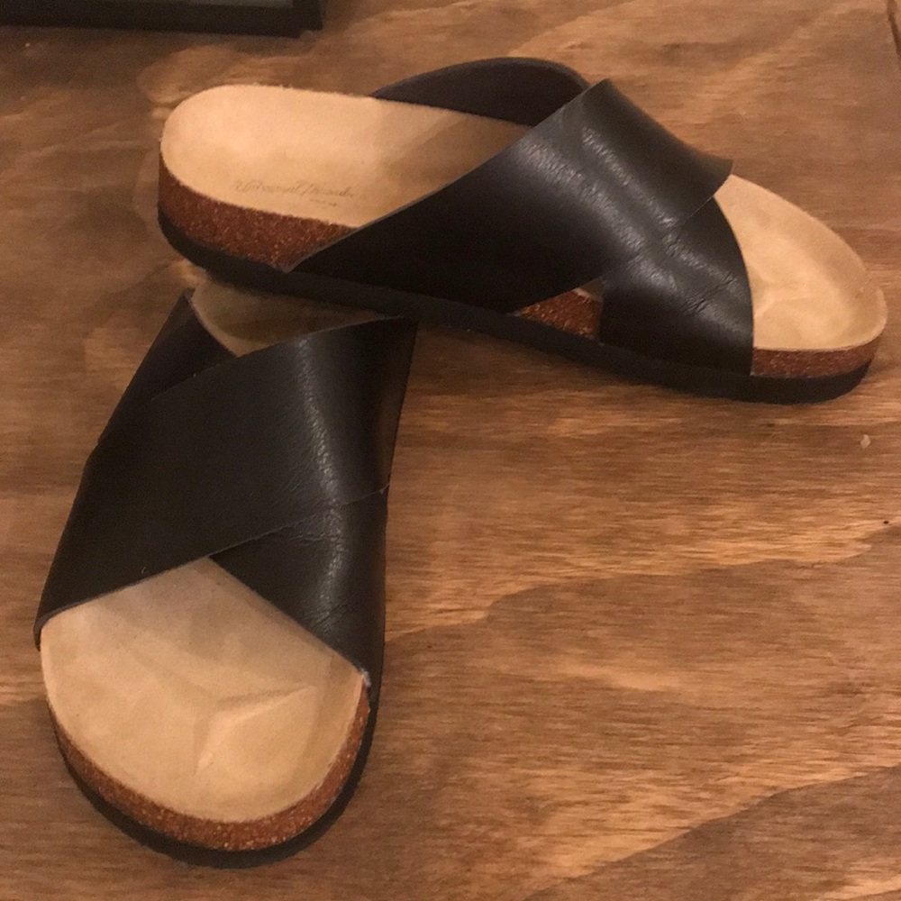 Universal Thread Black Sandals